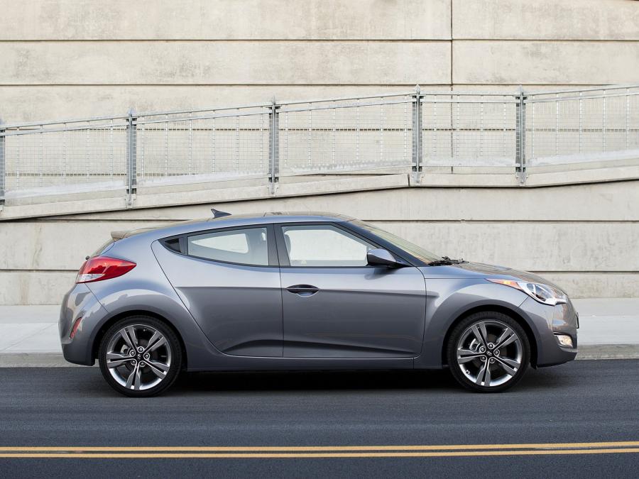  Hyundai Veloster 2011 года  (US) (фото 16 из 30)